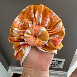 Seashell bunny knot